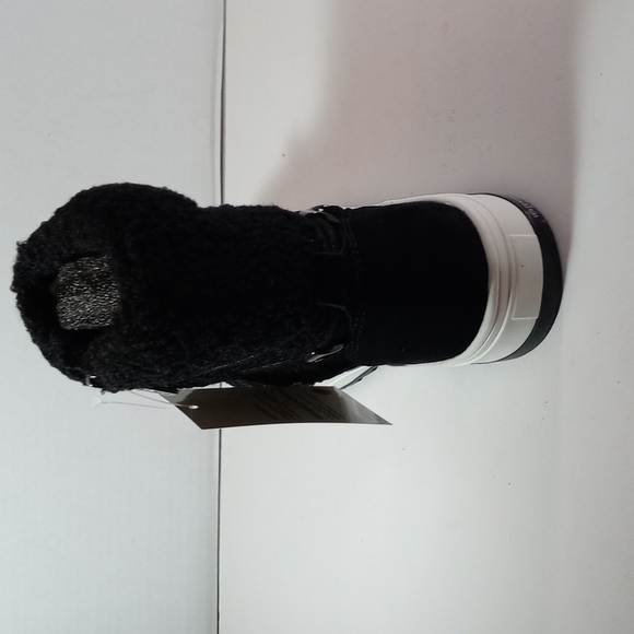 Boot - Picture 4 of 6